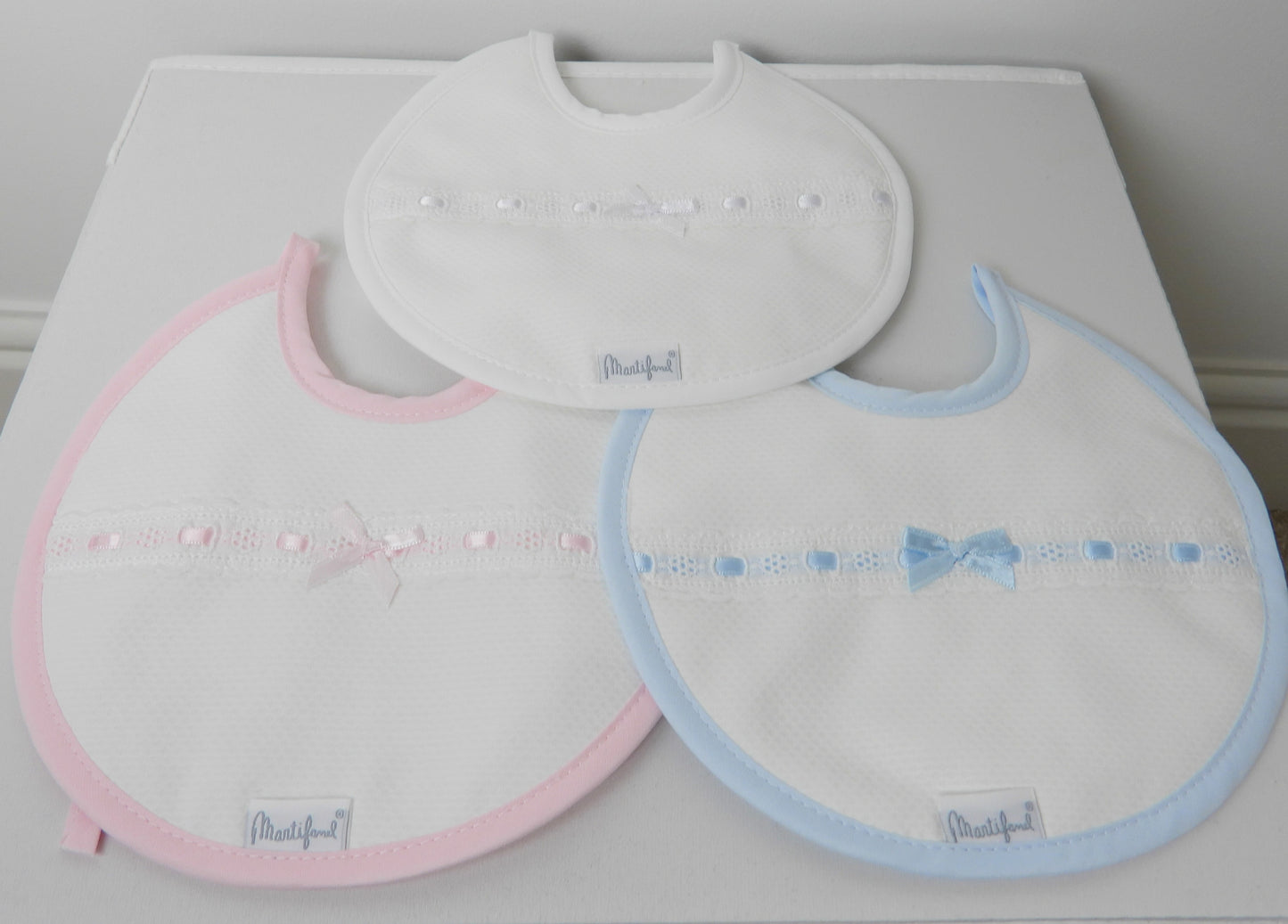 BABY BIB WITH BOW