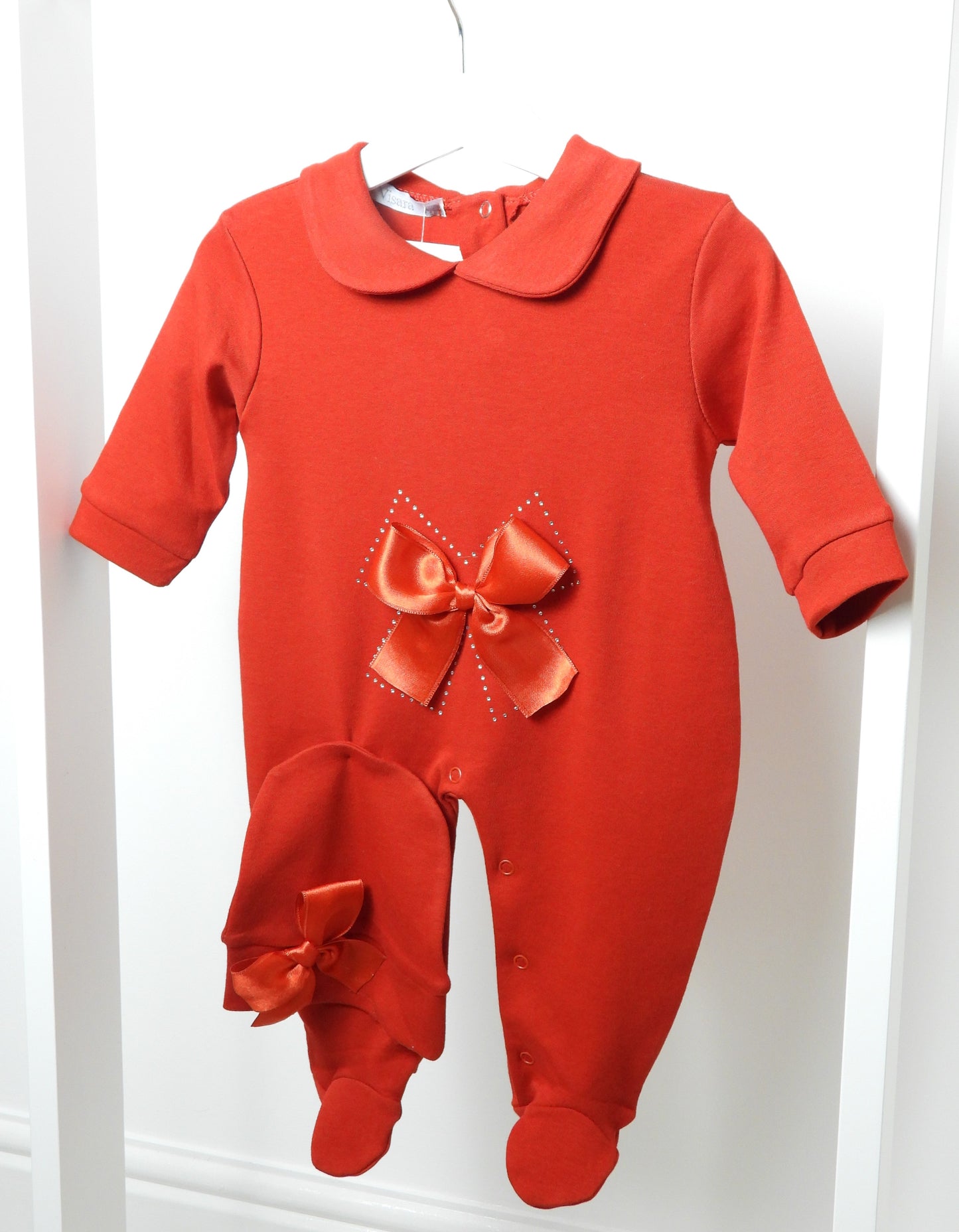 RED BOW EFFECT SLEEPSUIT + HAT