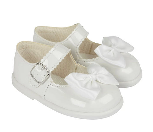 WHITE PATENT BOW HARDSOLE SHOES