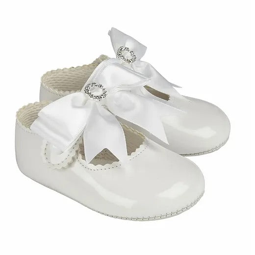 WHITE PATENT BAYPOD BOW SHOES